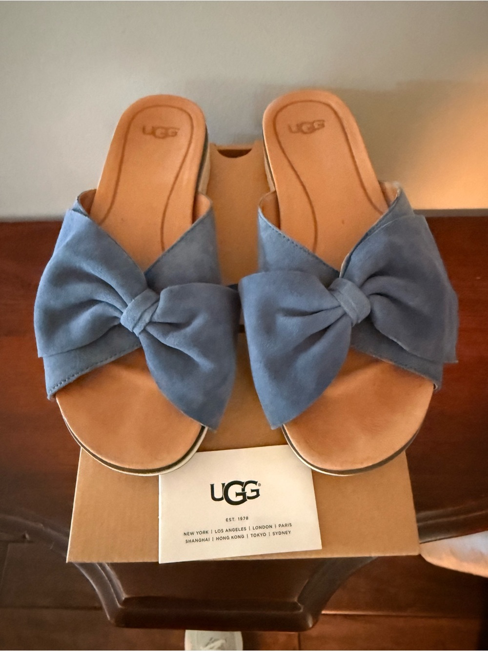 UGG Joan ll platform UGG slide blue suede bow. Size 8
